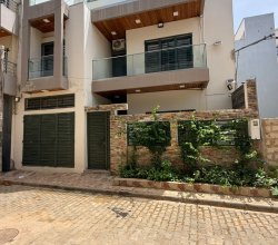 Villa R+2 à louer aux Mamelles