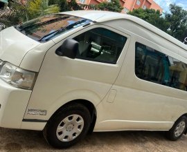 Toyota Hiace 2015